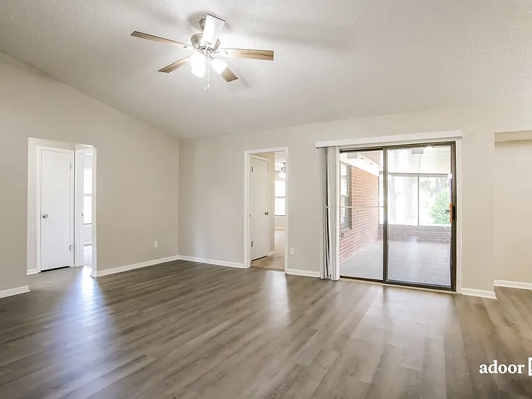11644 Carondelet Ln — Photo 6