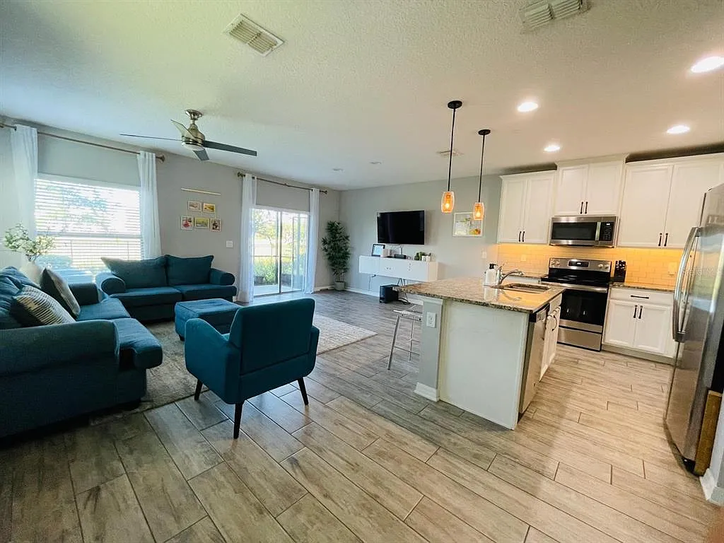 Building Photo - 1301 Flowing Tide Dr