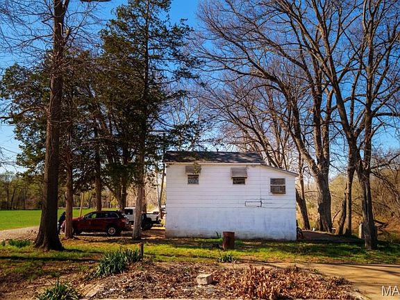 3rd image of 7030 Stovesand Rd