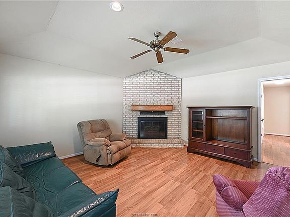 3rd image of 3402 Bahia Dr