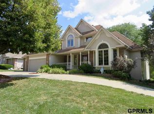 507 W Centennial Rd, Papillion, NE 68046