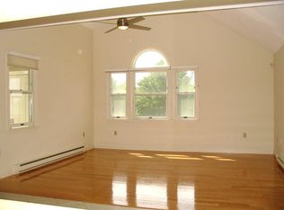 68 Victoria Heights Rd #68, Hyde Park, MA 02136