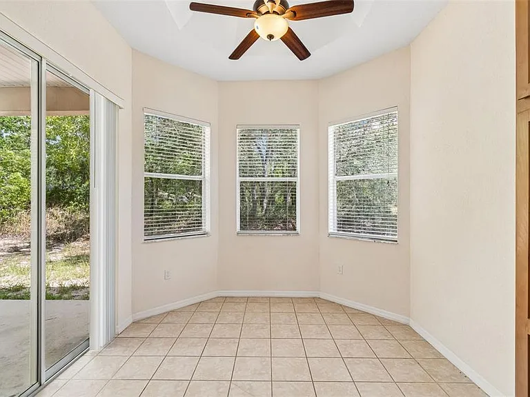 37 Greenpark Blvd — Photo 27