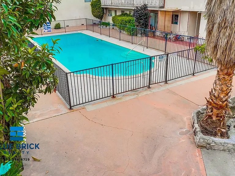 12310 Chandler Blvd #41 — Photo 21