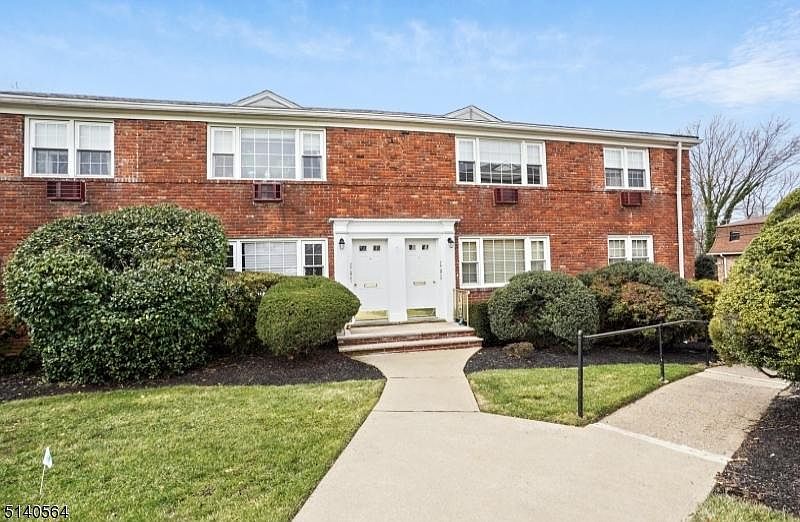 1st image of 666 Bloomfield Ave APT 24