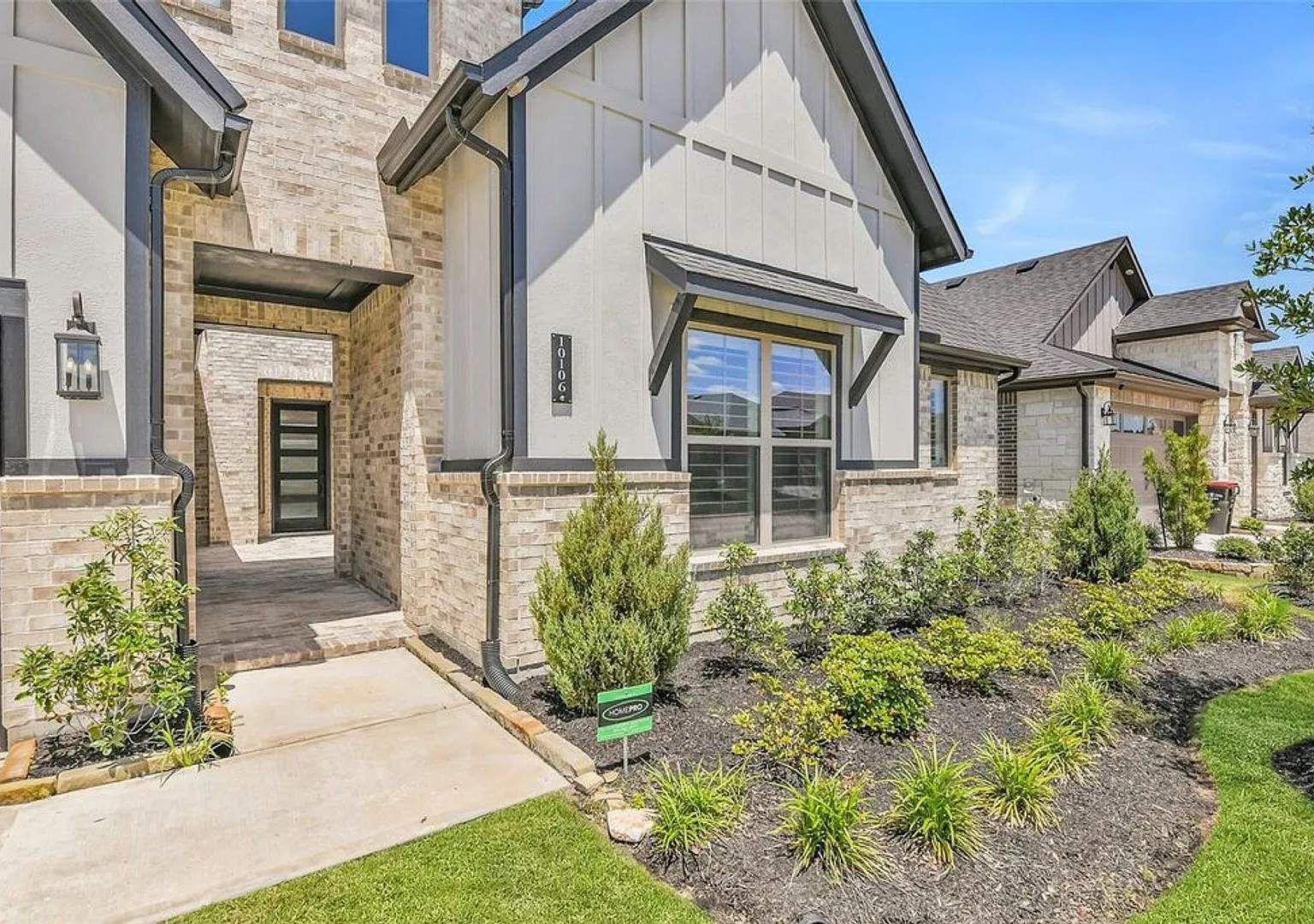 Beautifully maintained home located on a premium golf course lot in a highly desirable 55+ commun... — Photo 2