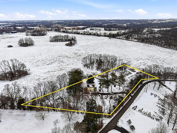 3rd image of 1031 Paradise Camp Rd