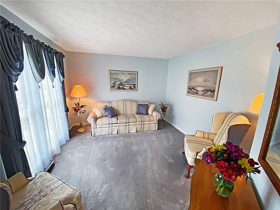 4th image of 148 Bluestone Dr