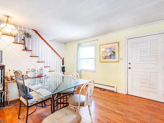 5th image of 257 Floral Ln