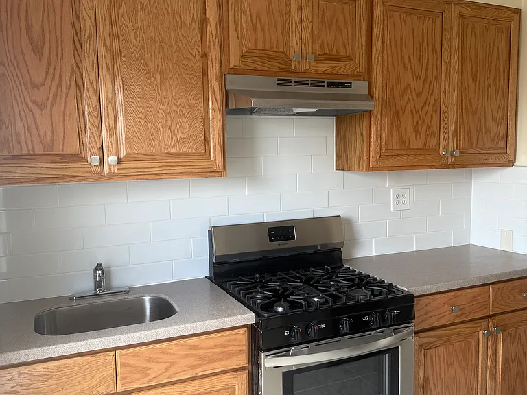 691 E 223rd St #3 — Photo 8