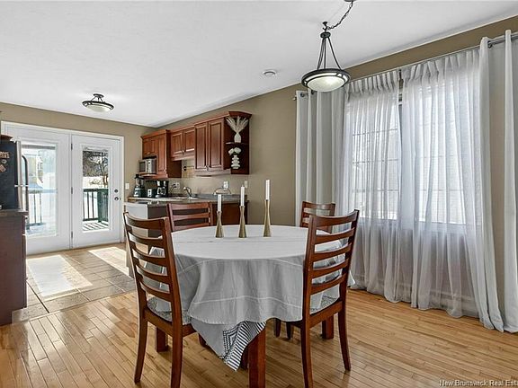 3rd image of 645 Melanson Rd