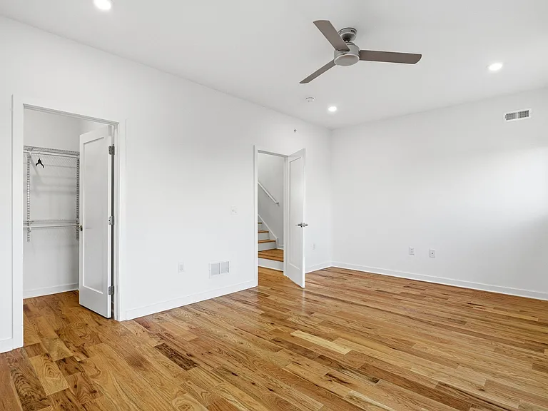 7013 Pipers Glen Way — Photo 19