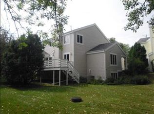 12 Oak Creek Trl, Madison, WI 53717