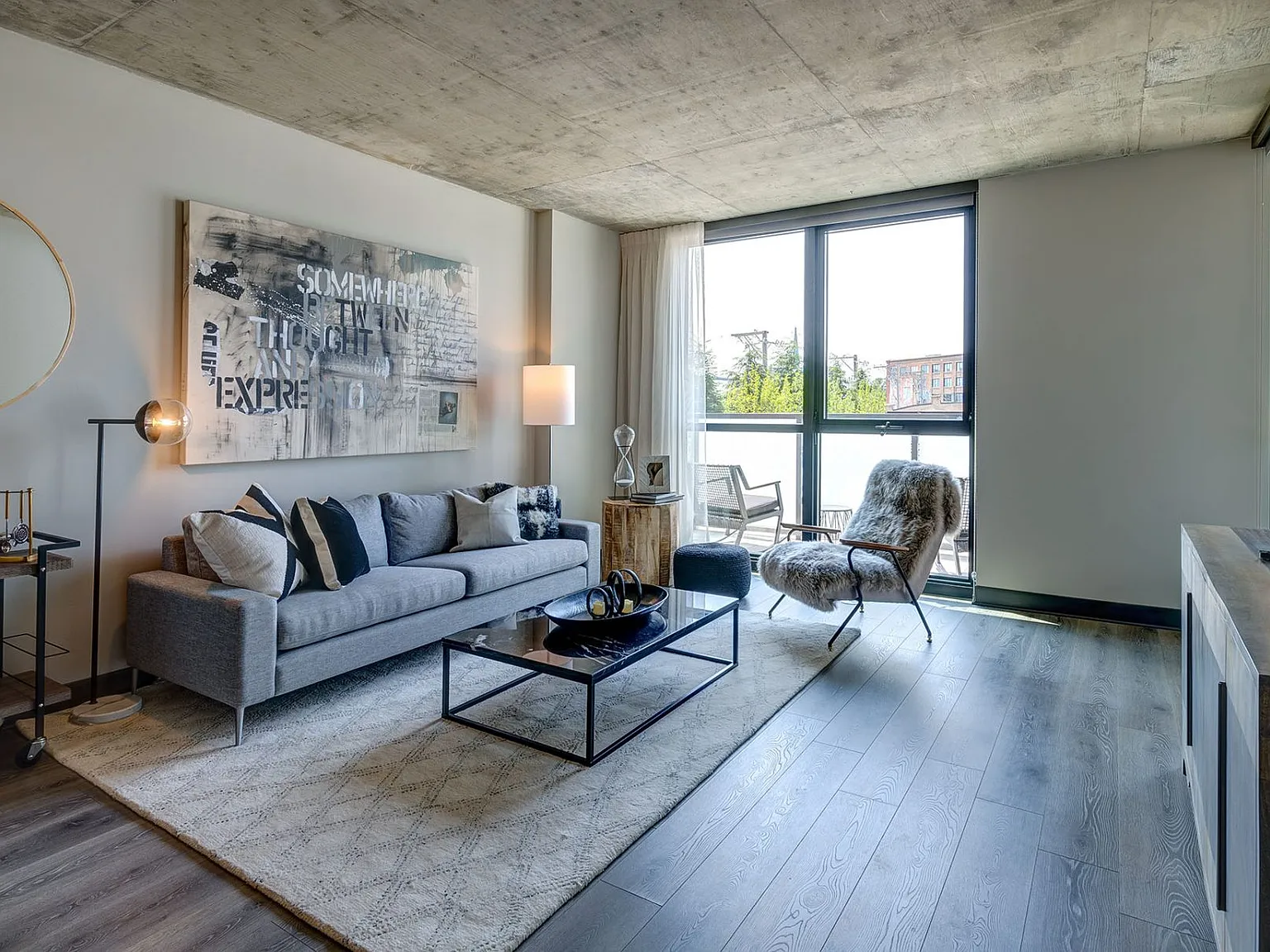 1 bed, 691 sqft, $2,895 — Photo 2