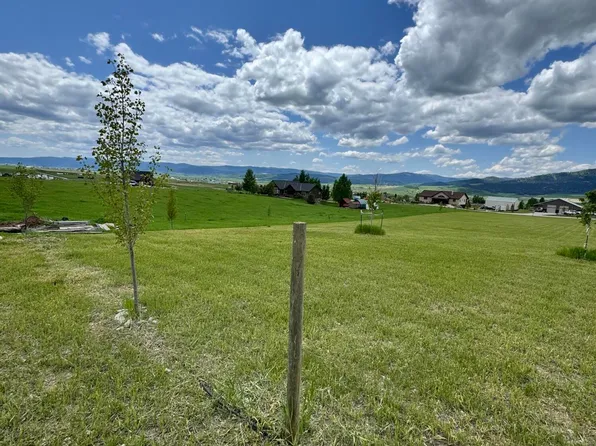 88 Pony Cir, Etna, WY 83118