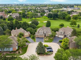 6 Torrey Pines Ct, Lake In The Hills, IL 60156