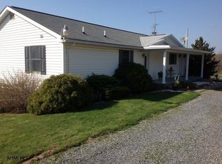 3035 W Mattie Rd, Breezewood, PA 15533