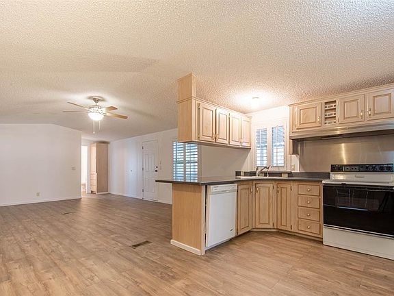 4th image of 13370 E 50th Dr