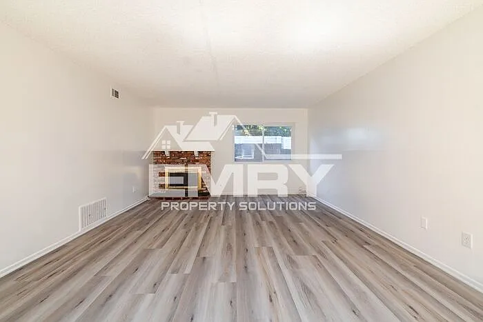 3 bed, 2.5 bath, $3,500 — Photo 2