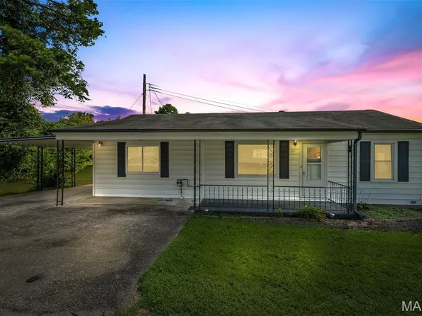 312 Oak Ln, De Soto, MO 63020