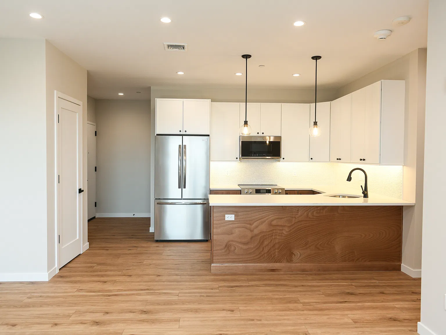 entrance, kitchen, coat closet