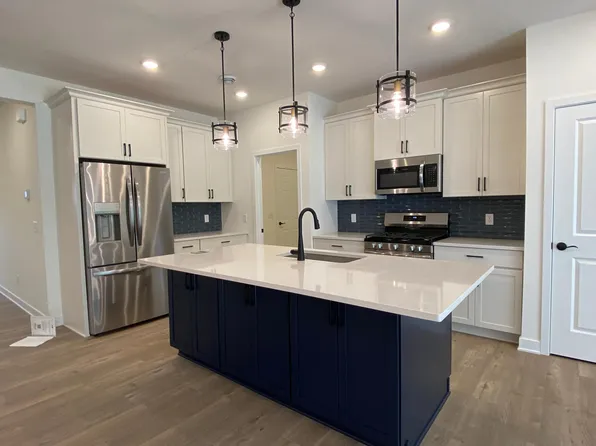 13788 Hollybrook Cir, Apple Valley, MN 55124