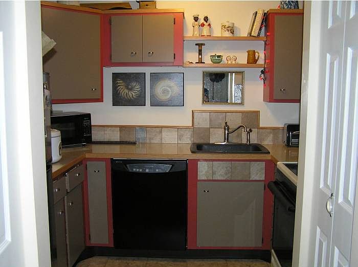 2nd image of 18 Ocean St APT A8