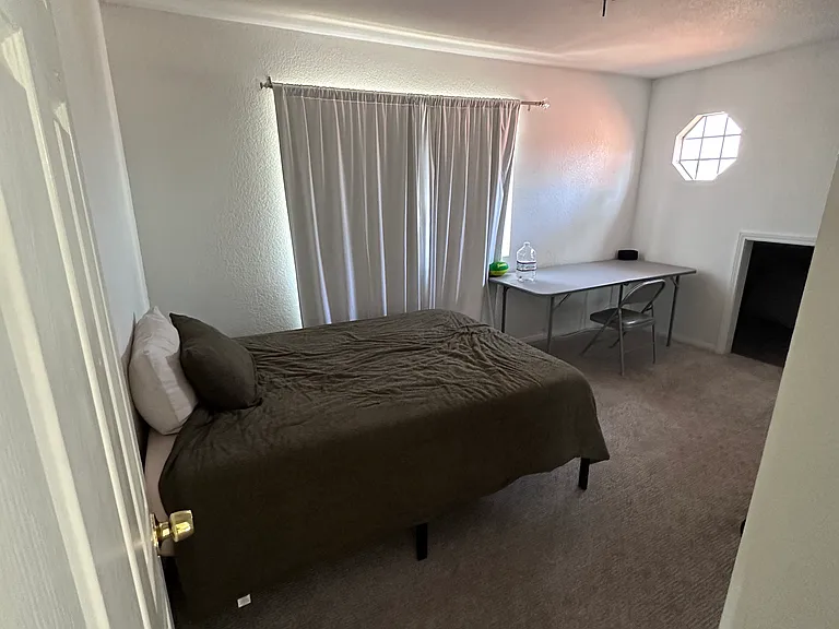 Adoree St — Photo 34