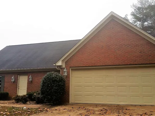 926 Hillsdale Dr, Tupelo, MS 38804