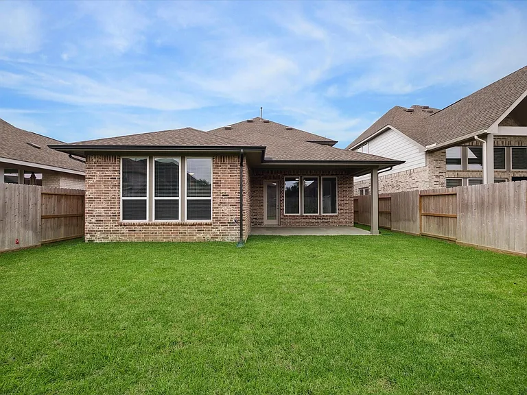 2418 Russet Forest Dr — Photo 35