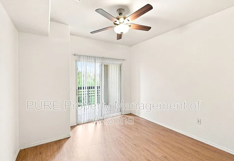 2 bed, 2.0 bath, 1082 sqft, $1,900 — Photo 3