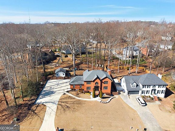 2nd image of 2120 Lebanon Rd