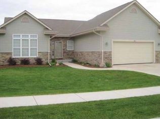 940 Esslink Ln, Cedar Grove, WI 53013