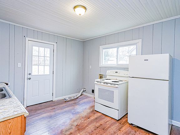 3rd image of 416 Highland Ave