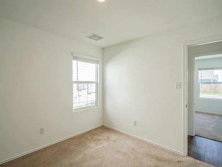 505 Sergeant Murphy Rd — Photo 13