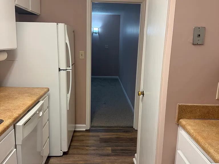 849 Knottingham Dr — Photo 7