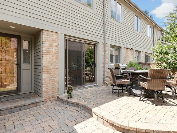 3rd image of 6449 Strathaven Ct E