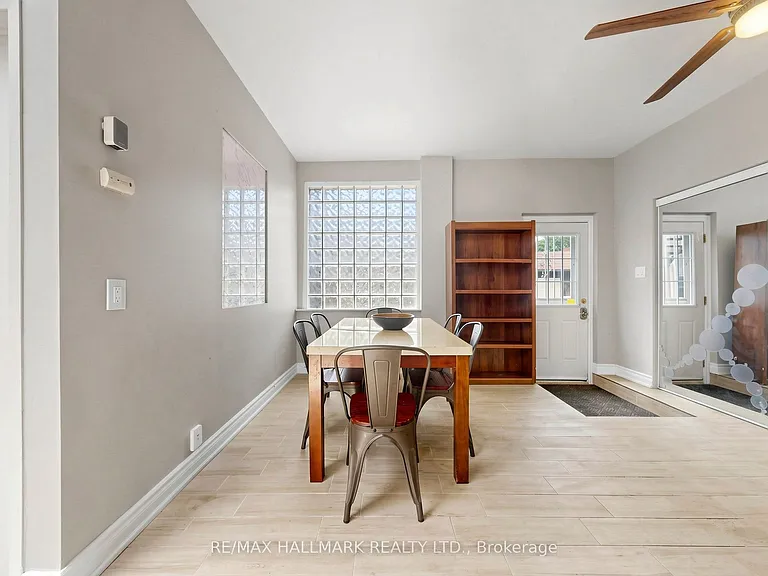 856B Millwood Rd — Photo 4