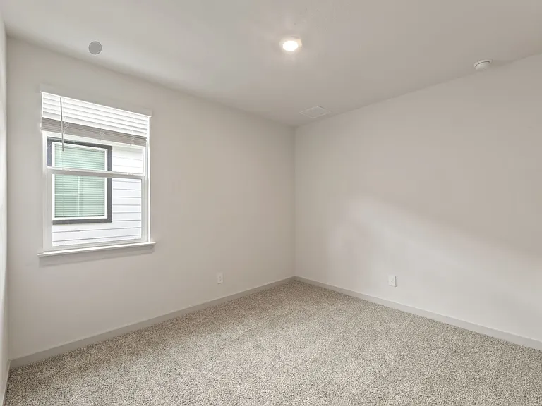 237 Ashford St — Photo 10