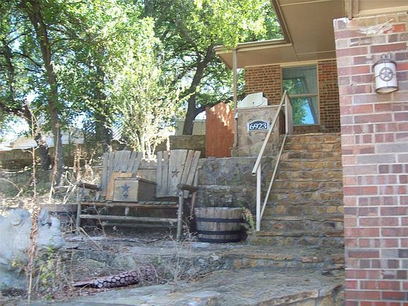 2nd image of 6923 Emerald Dr