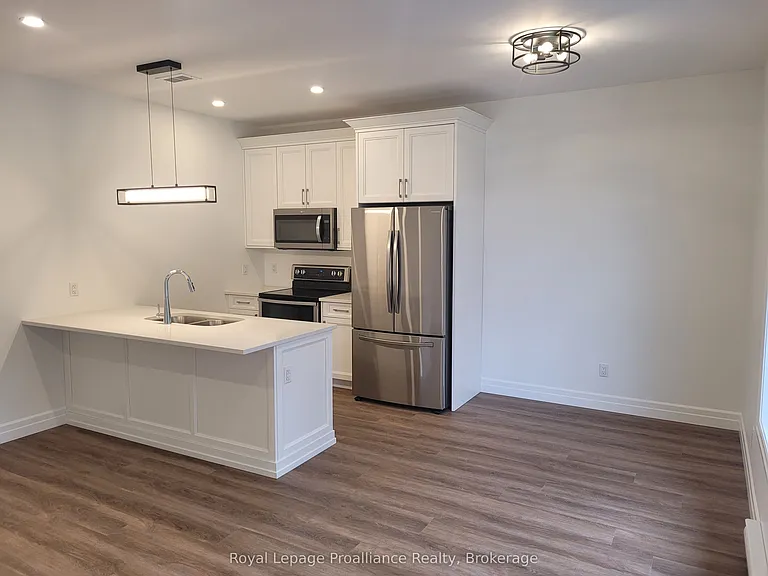15 Bay St #4 — Photo 13