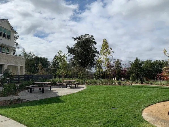 465 Semillon Ln, Santa Rosa, CA 95403