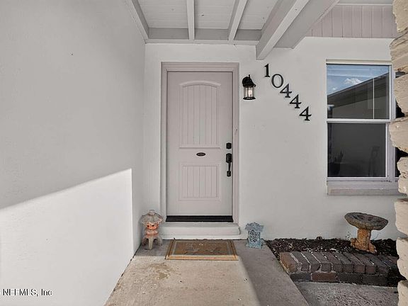 4th image of 10444 SKYCREST Drive N