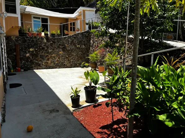 2142 Damon St, Honolulu, HI 96822