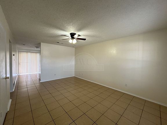 4th image of 1906 Cedarhill Dr APT A