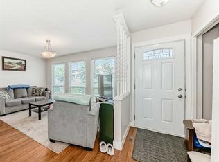 6327 N 24th Ave NE, Calgary, AB T1Y2C5