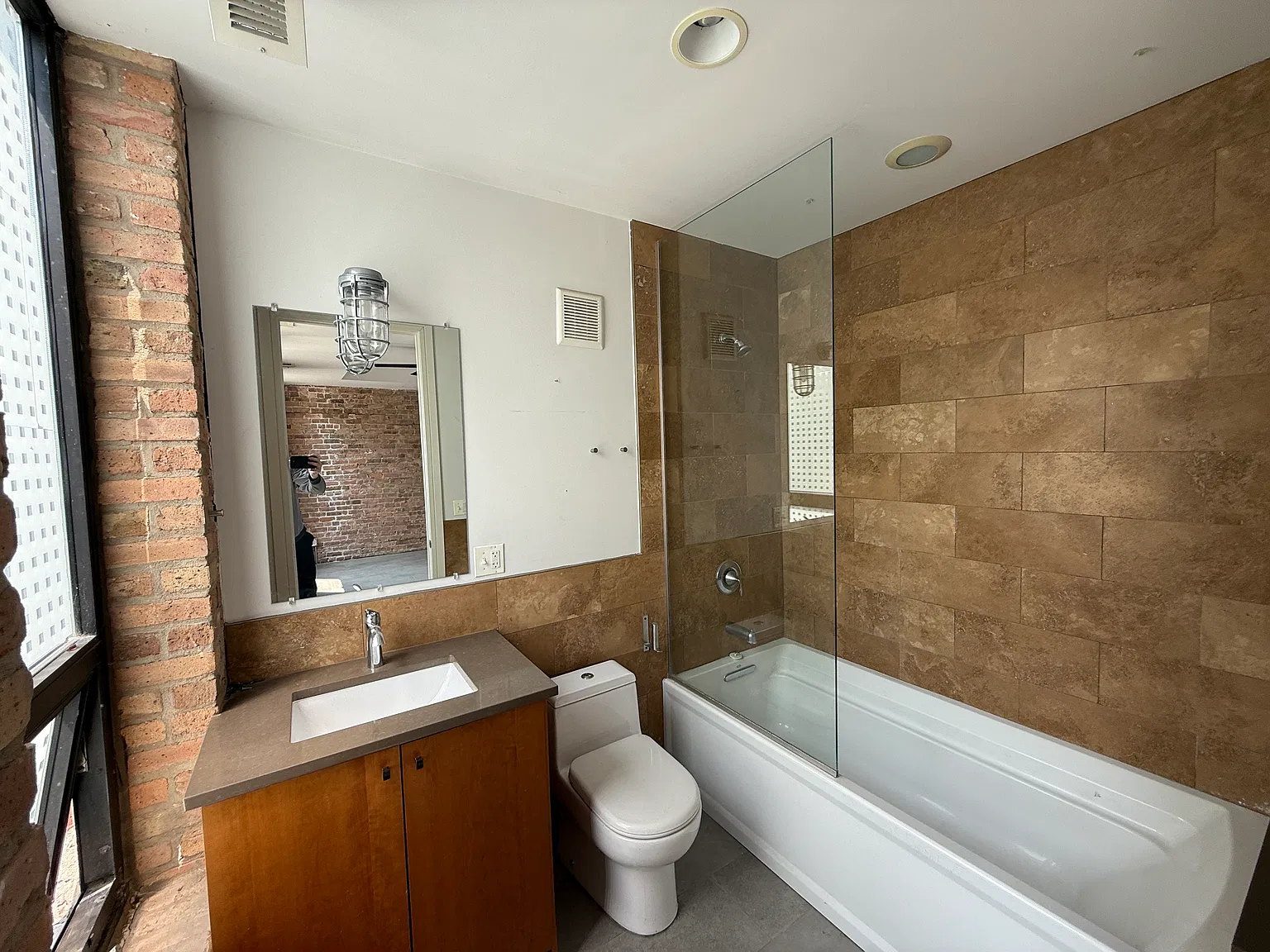 1514 W 18th Pl — Photo 4