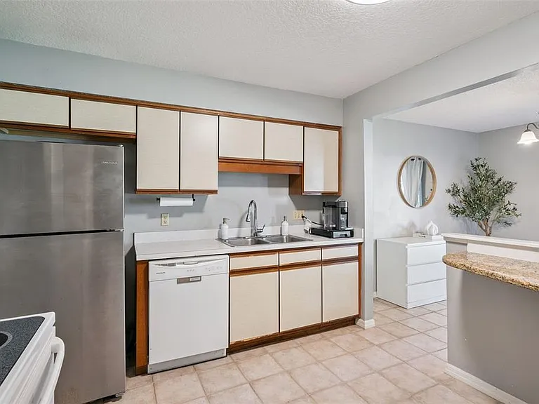 2258 Coach House Blvd #804 — Photo 11