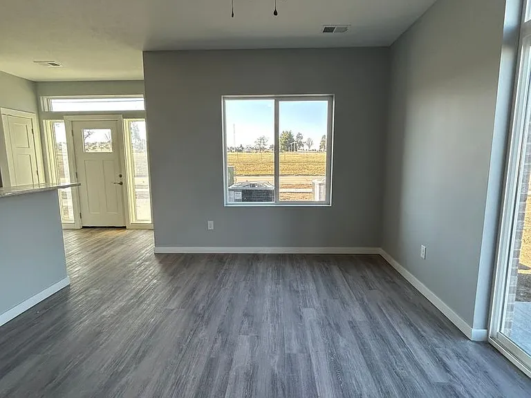 2724 Silver St — Photo 95
