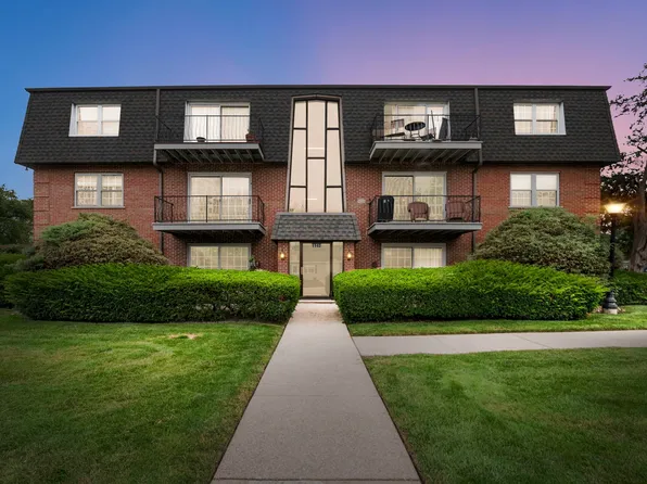 1140 64th St Unit 10, La Grange Highlands, IL 60525